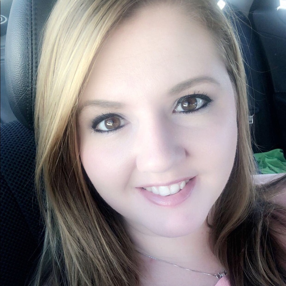 Meet your Posher, Ashley